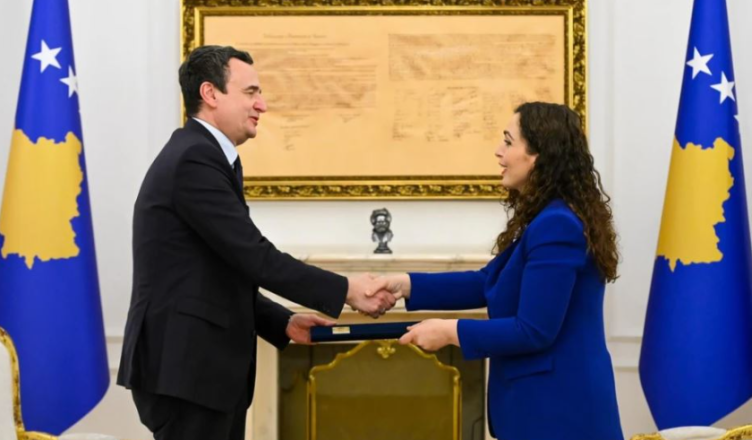 Osmani miraton Albin Kurtin si mandatar për formimin e qeverisë së re në Kosovë