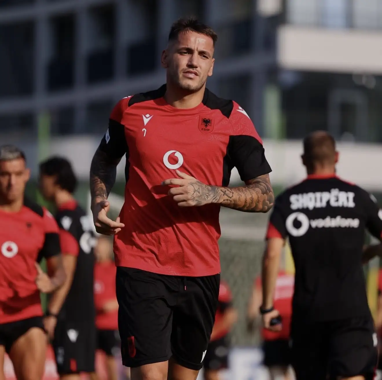 Rei Manaj: Kur mora rrogën e parë, hoqa mamin nga puna