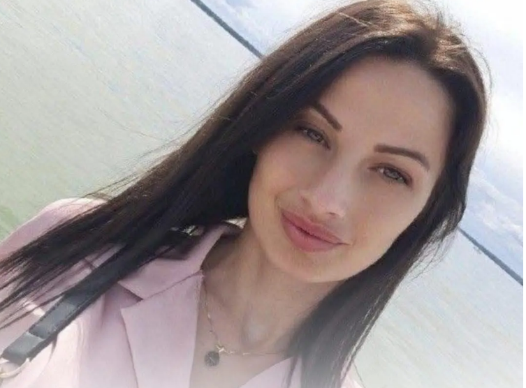 Krim i rëndë në Podujevë! 31-vjeçarja vret partnerin, nusen e xhaxhait dhe veten