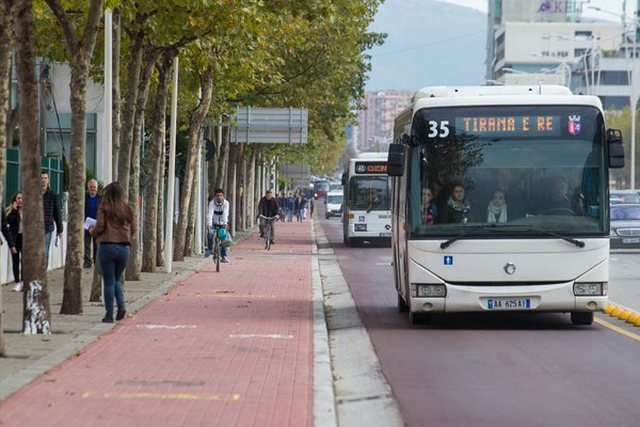 Bileta e autobusit në Tiranë mund të shtrenjtohet nga 1 qershori
