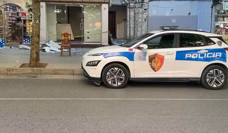 Tritol në një binzes në Tiranë, panik tek banorët e pallatit, dyqani i përket pronarit të Mcn Tv, Endri Meksi