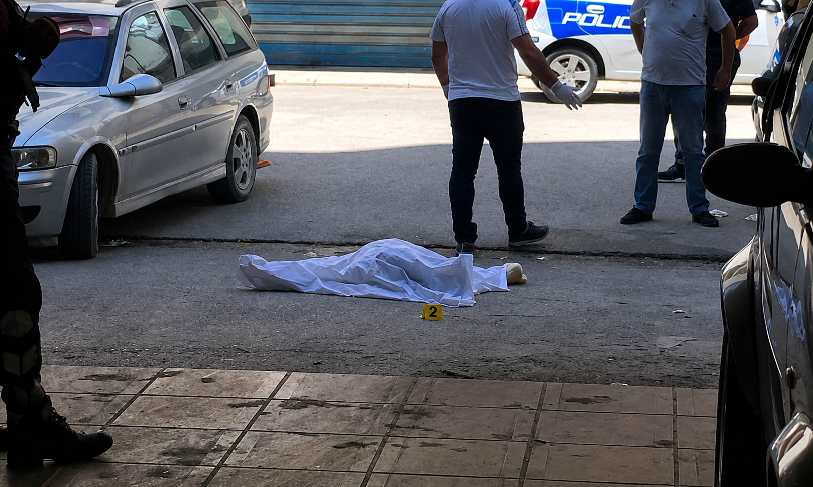 19-vjeçarja në Durrës i jep fund jetës, hidhet nga kati i pestë i pallatit