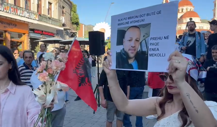 65 ditë protestë, nis grumbullimi i qytetarëve në shesh