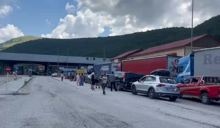 Bie sistemi i doganës greke, pritje prej 3 orësh në Kapshticë