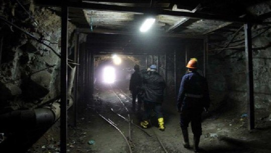 E rëndë në Bulqizë! Minatori bie në furnelë gjatë procesit të punës, vijon operacioni i kërkim-shpëtimit për nxjerrjen e 40-vjeçarit
