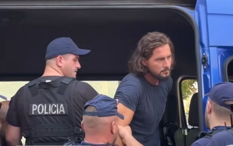 Vrasja e turistit në Ksamil, Gjykata lë në burg autorin e dyshuar dhe 4 të tjerë