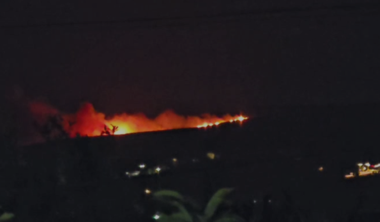 Zjarr mbi Kaninë, era e fortë favorizon flakët