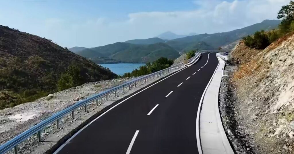 Kryeministri Rama publikon pamje nga rruga e Komanit: Peisazh spektakolar i veriut të Shqipërisë