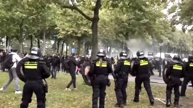 Kaos në Hagë! Protesta e ekstremit të djathtë përshkallëzohet në përplasje me policinë