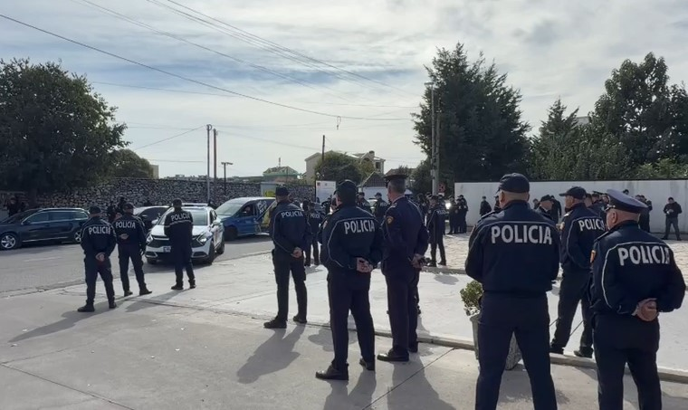 Mori dëmtime në kokë gjatë protestës në Shkodër, polici në gjendje të rëndë, niset drejt Tiranës