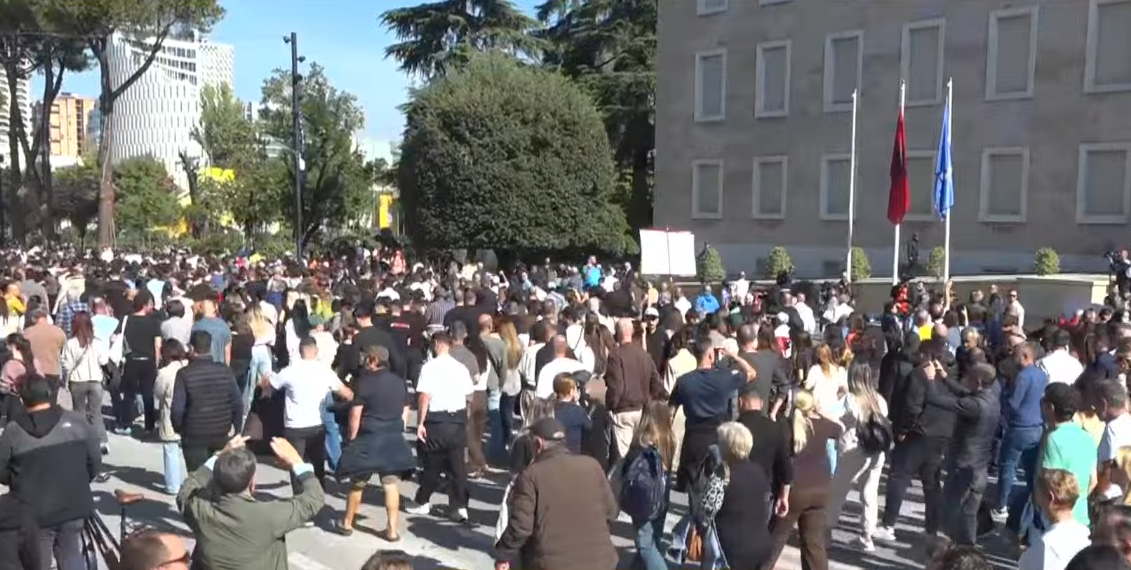 Studentët paralajmërojnë protestë të shtunën para Kryeministrisë: Të gjithë në shesh në orën 11:00