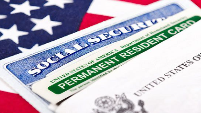 Gjykata amerikane pezullon kërkesën për hapjen e lotarisë së ‘Green Card’ 2027